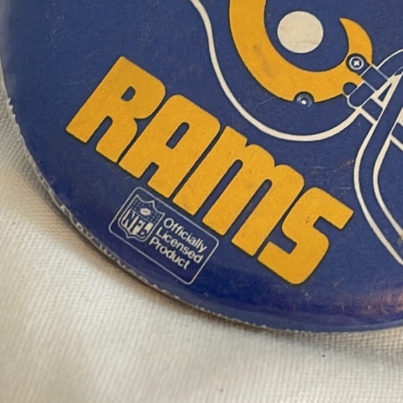 Los Angeles Rams Vintage 3 1/2" Fan Button/Pin - Picture 3 of 4